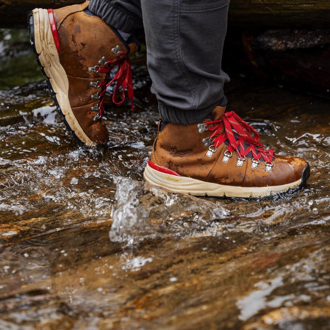 Mountain 600 4.5" Leaf GTX Boot Rhodo Red